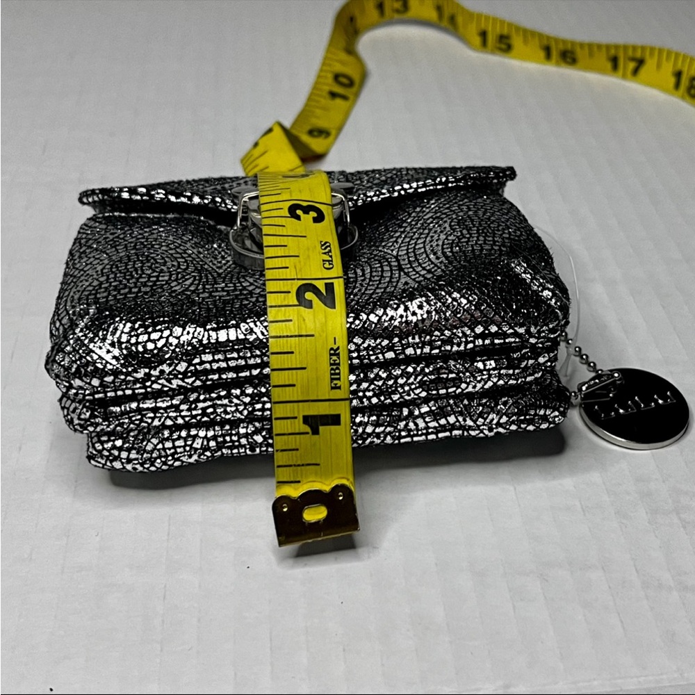 Lulu’s Metallic Wallet - Picture 13 of 13